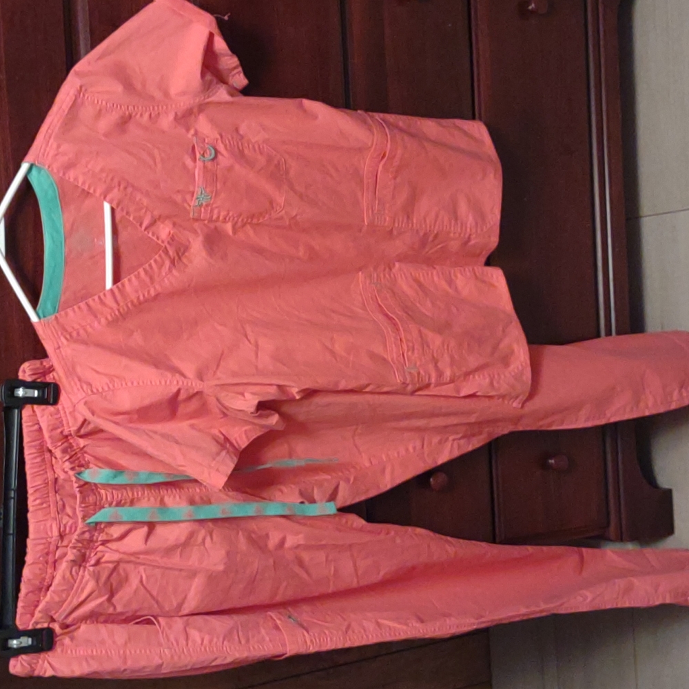Coral scrubs